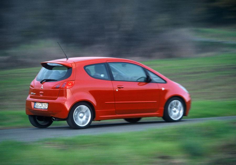  Mitsubishi Colt CZT 2005 года  (фото 26 из 31)
